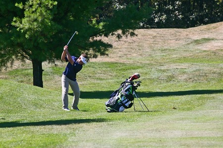 Men's Golf Places 3rd In First PSUAC Match of the Season